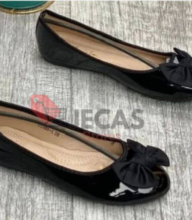 FLAT SHOES